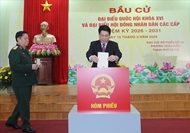 President Luong Cuong casts ballot in Hanoi’s Hoan Kien ward